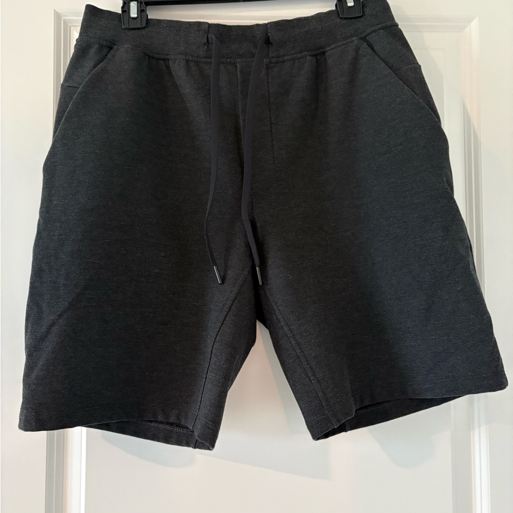 lululemon Men's  Soft Jersey Shorts 7” Large  Athletic Shorts Heathered Black - Picture 11 of 12